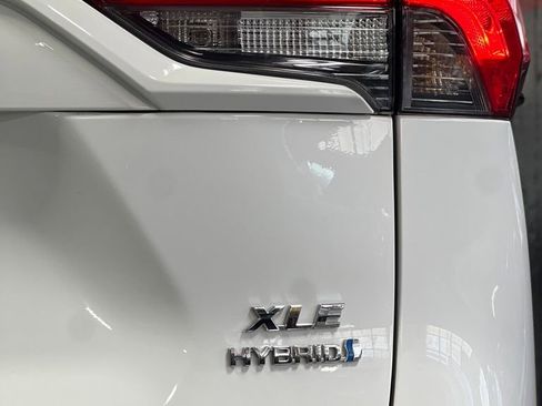 Used 2021 Toyota RAV4 XLE w/ Convenience Package AWD/4WD image 10