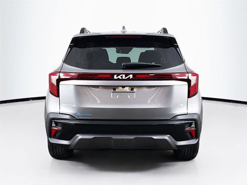 Used 2024 Kia Seltos X-Line AWD/4WD image 6