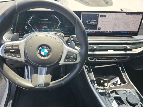 Used 2024 BMW X5 xDrive40i w/ M Sport Package AWD/4WD image 10