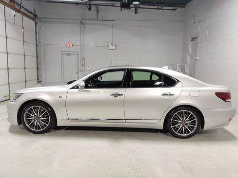 Used 2016 Lexus LS 460 AWD image 27