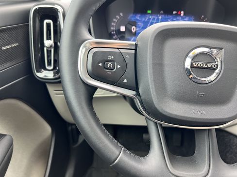 Used 2025 Volvo XC40 B5 Ultra w/ Protection Package Premier AWD/4WD image 19