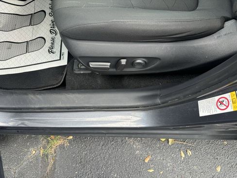 Used 2019 Toyota RAV4 XLE image 14