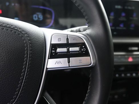 Used 2025 Kia Telluride S AWD/4WD image 16