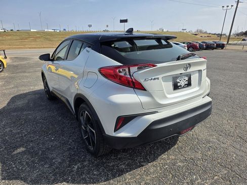 Used 2020 Toyota C-HR Limited image 5