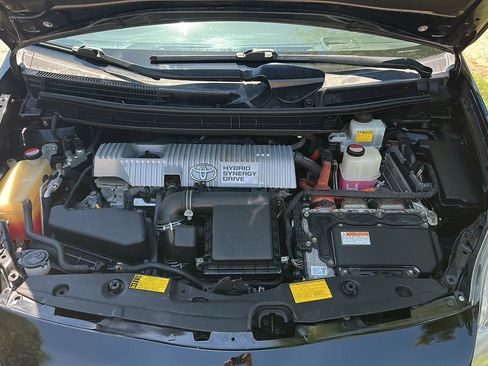 Used 2014 Toyota Prius Four w/ Solar Roof Package FWD image 10