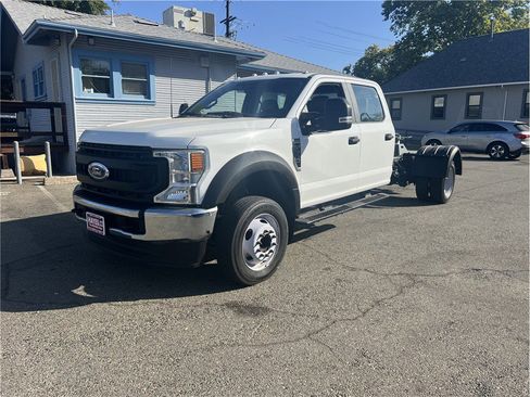 Used 2022 Ford F550 2WD Crew Cab Super Duty w/ Power Equipment Group image 3