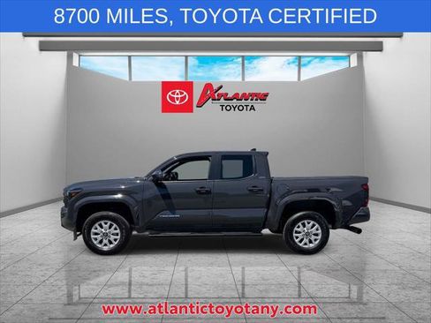 Certified 2025 Toyota Tacoma SR5 AWD/4WD image 5