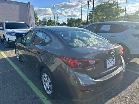 Used 2017 MAZDA MAZDA3 Sport FWD image 6