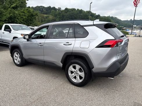 Used 2021 Toyota RAV4 XLE w/ Convenience Package AWD/4WD image 3