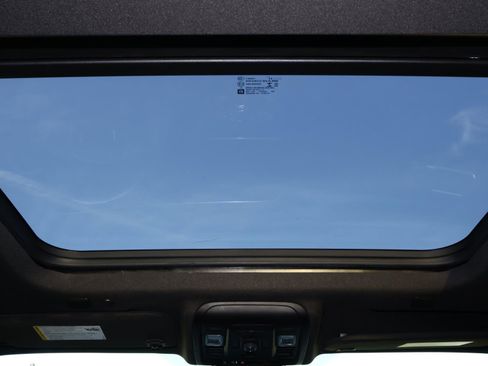 Used 2023 GMC Yukon XL Denali image 13