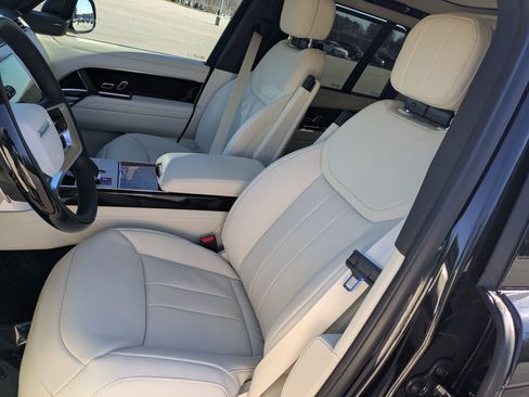 New 2026 Land Rover Range Rover SE image 19