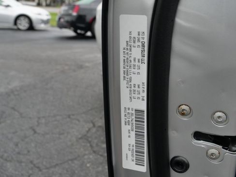 Used 2009 Dodge Challenger SRT8 image 37