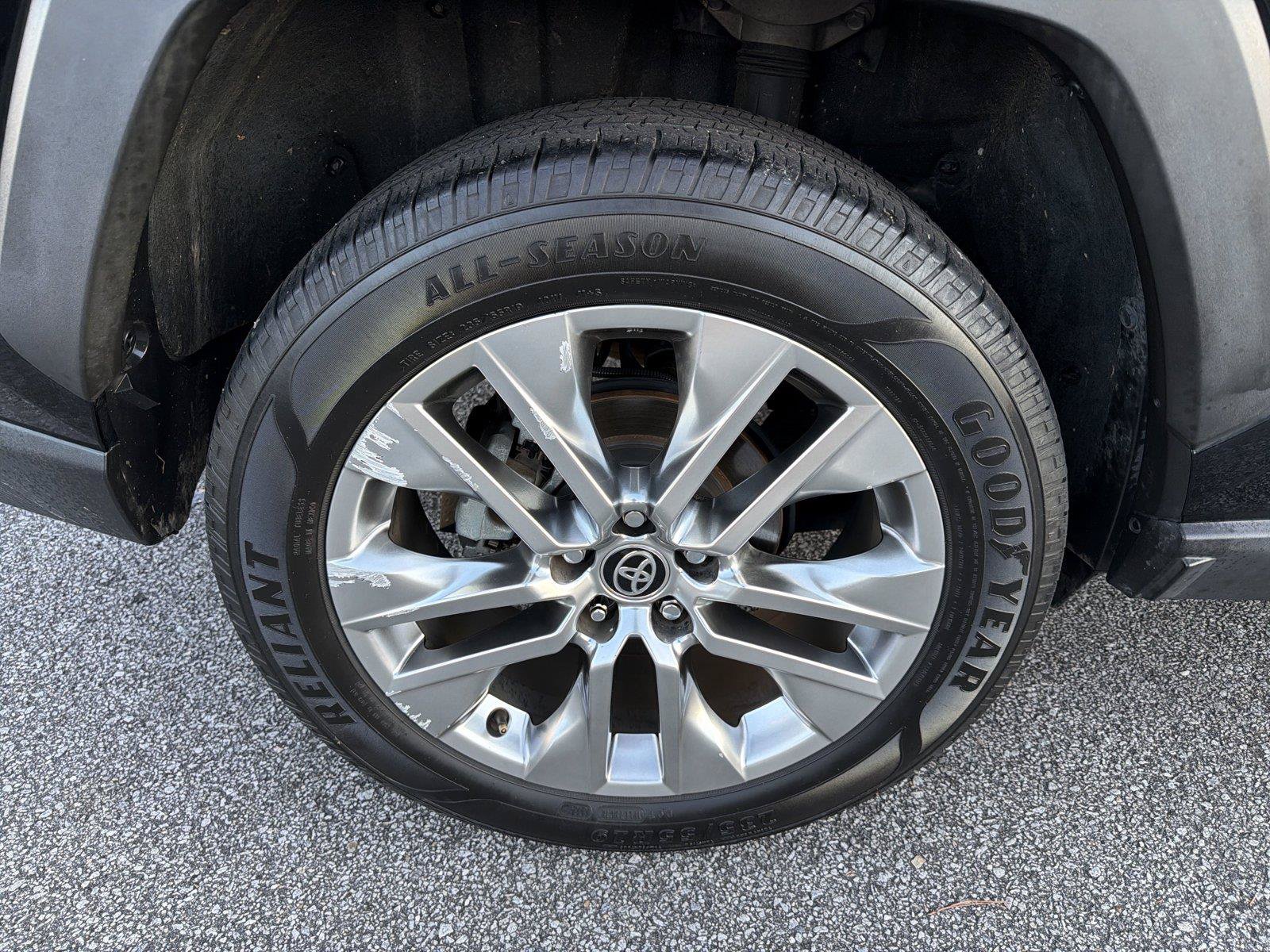 Used 2021 Toyota RAV4 XLE Premium FWD image 16