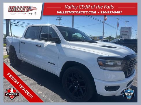 Used 2024 RAM 1500 Laramie AWD/4WD image 1