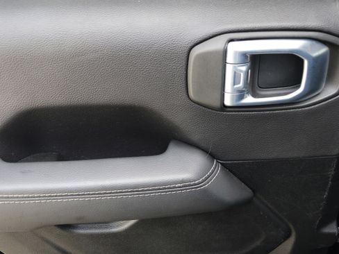 Used 2021 Jeep Wrangler Unlimited Sahara image 35