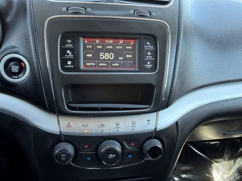 Used 2018 Dodge Journey SE w/ Blacktop Package FWD image 14
