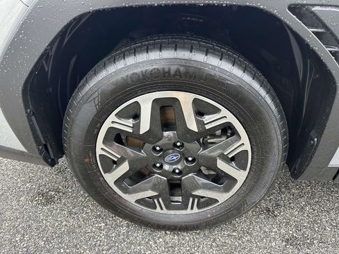 Used 2025 Subaru Forester Premium image 6