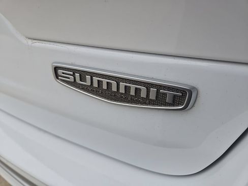 Used 2022 Jeep Grand Cherokee Summit AWD/4WD image 22
