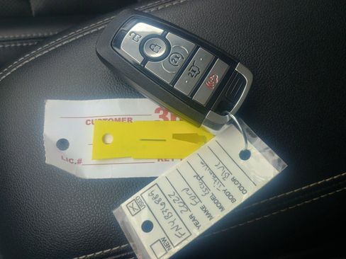 Certified 2022 Ford Escape Titanium w/ Class II Trailer Tow Package image 32