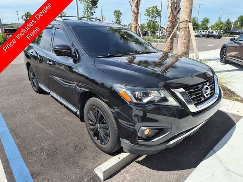 Used 2020 Nissan Pathfinder SL w/ Cargo Package FWD image 2