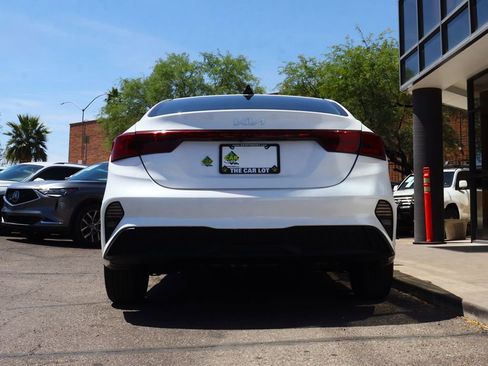 Used 2023 Kia Forte LXS w/ LXS Technology Package image 12