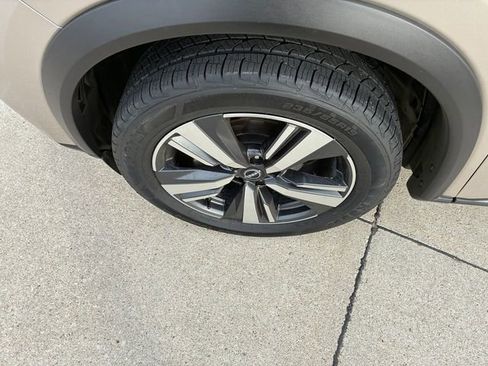 Used 2023 Nissan Rogue SL image 10