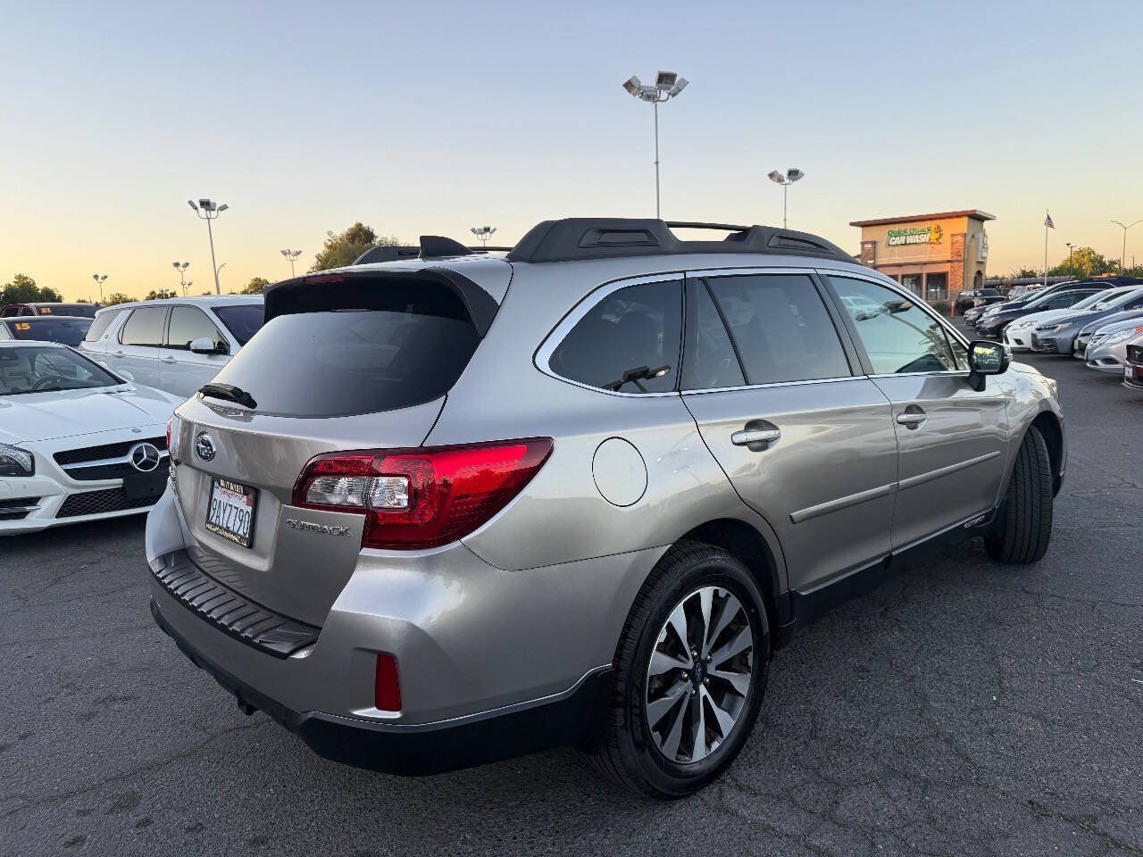Used 2016 Subaru Outback 2.5i Limited AWD/4WD image 7