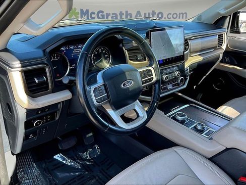 Used 2024 Ford Expedition Limited image 17