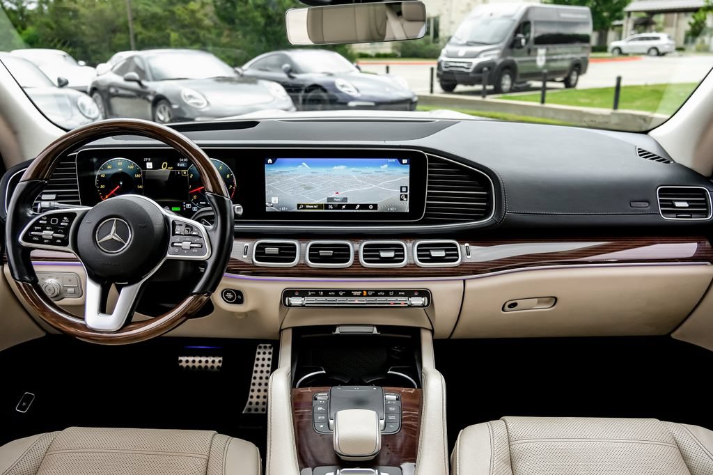 Used 2023 Mercedes-Benz GLS 580 4MATIC image 11