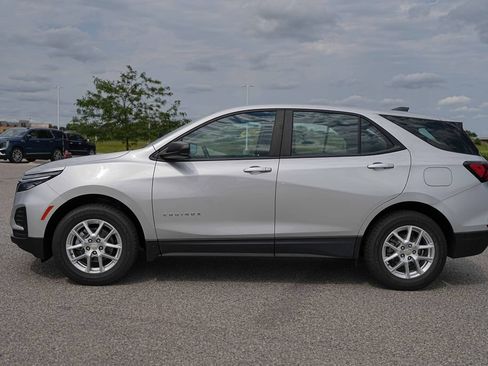 Used 2022 Chevrolet Equinox LS AWD/4WD image 10