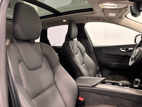 Certified 2025 Volvo XC60 B5 Plus image 18