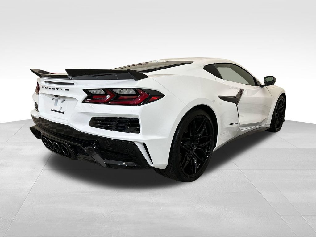 Used 2025 Chevrolet Corvette Z06 w/ Battery Protection Package RWD image 5