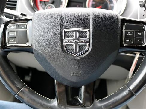 Used 2019 Dodge Grand Caravan SXT image 21