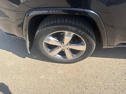Used 2015 Jeep Grand Cherokee Overland AWD/4WD image 9