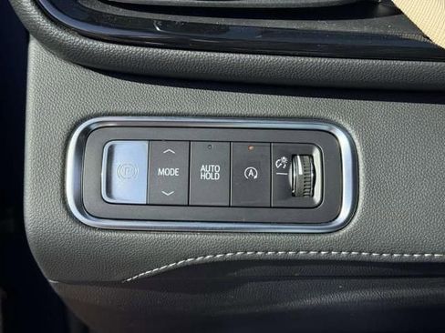 Used 2025 Buick Enclave Preferred w/ Super Cruise Package image 22