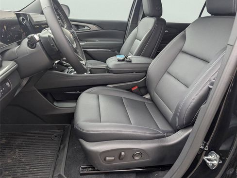 New 2026 Chevrolet Traverse LT w/ Driver Confidence Package image 20