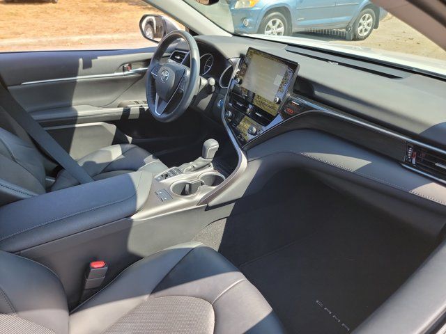 Used 2022 Toyota Camry XLE w/ Cold Weather Package FWD image 12