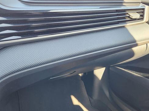 Used 2025 Toyota Camry SE image 23