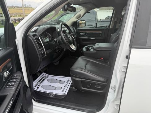 Used 2018 RAM 1500 Laramie AWD/4WD image 9