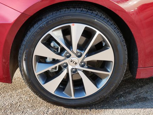 Certified 2019 Kia Optima S image 15