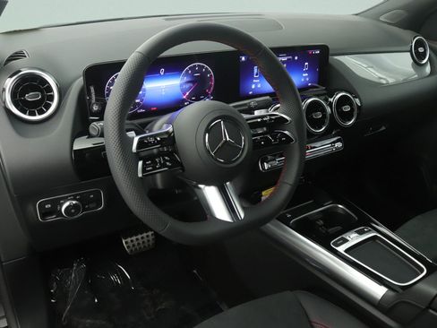 New 2026 Mercedes-Benz GLA 250 image 4