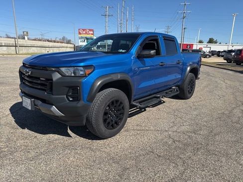 Used 2023 Chevrolet Colorado Trail Boss image 3