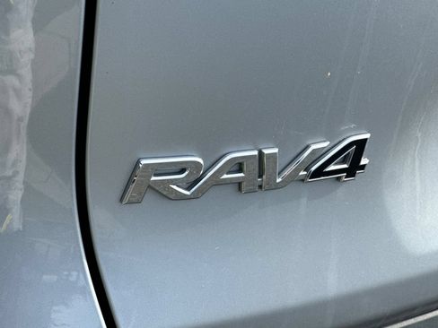 Used 2025 Toyota RAV4 XLE FWD image 25