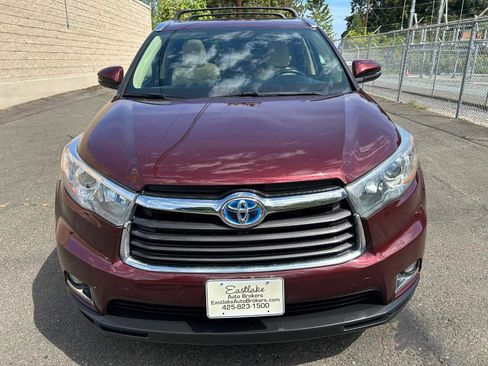 Used 2015 Toyota Highlander Limited AWD/4WD image 2