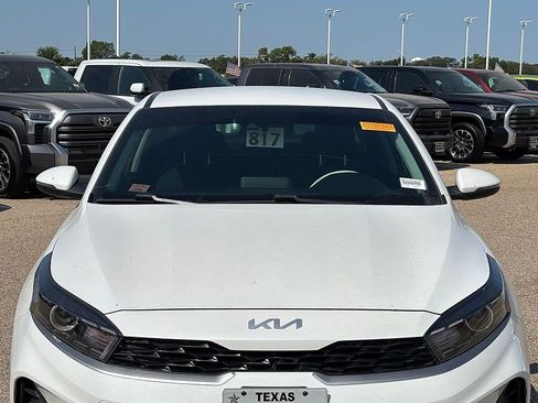 Used 2024 Kia Forte LXS w/ LXS Technology Package FWD image 3