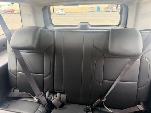 Used 2016 Chevrolet Suburban LT image 11