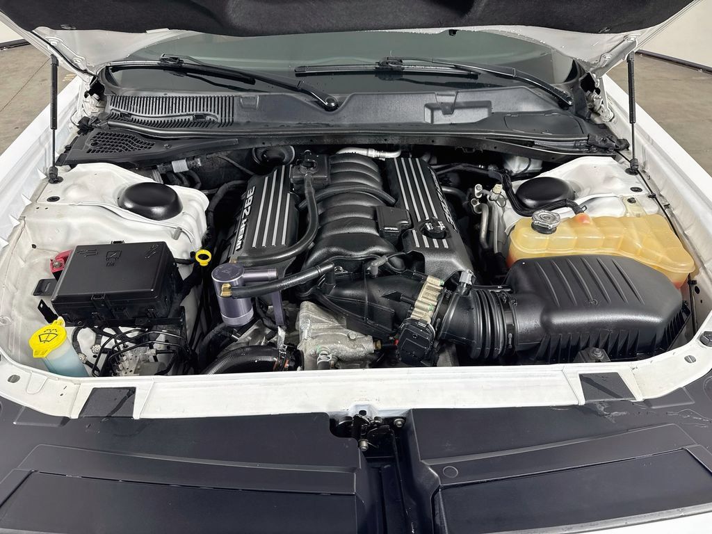 Used 2016 Dodge Challenger SRT w/ Technology Group RWD image 33