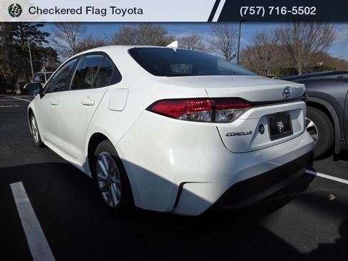 Used 2023 Toyota Corolla LE image 4