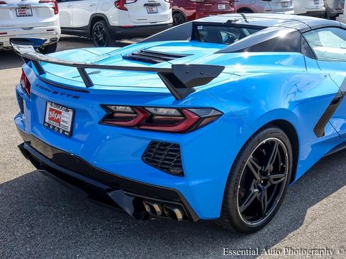 Used 2021 Chevrolet Corvette Stingray Premium Conv w/ Z51 Performance Package RWD image 8