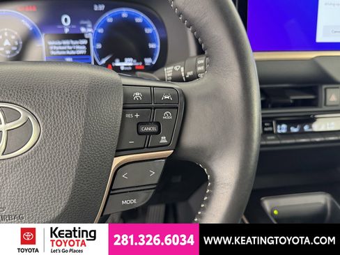 Certified 2025 Toyota Crown Signia AWD/4WD image 29